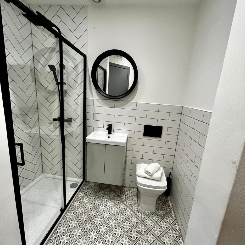 1 Bed Apt In West End Глазгоу Екстериор снимка